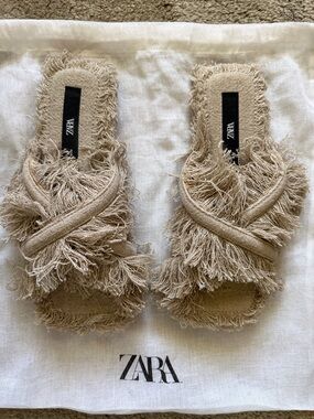 Like new ZARA Neutral Fringe Slide sandals